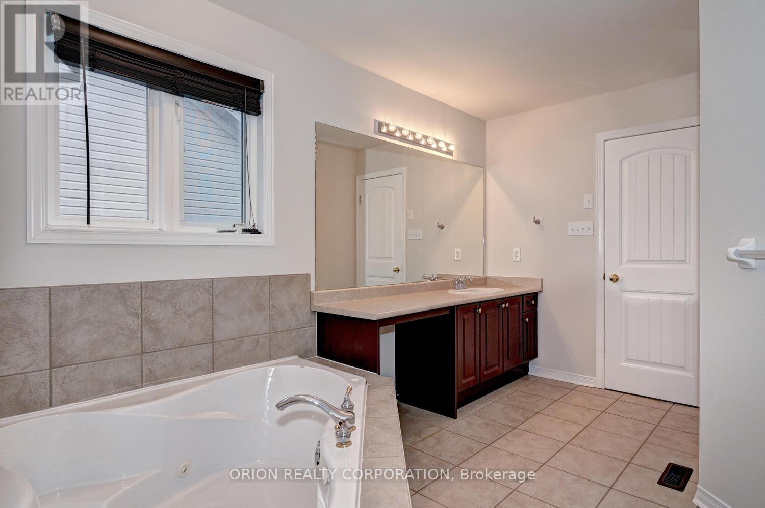 48 Apple Ridge Drive, Kitchener, Ontario  N2P 2S2 - Photo 34 - X12966984