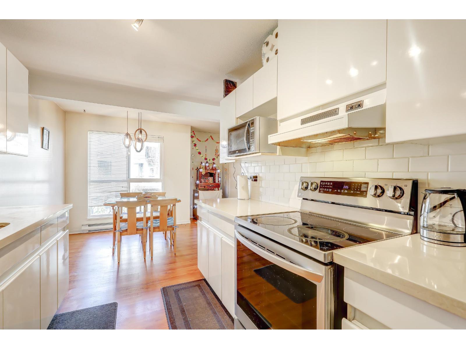 210 14980 101A AVENUE, Surrey, British Columbia