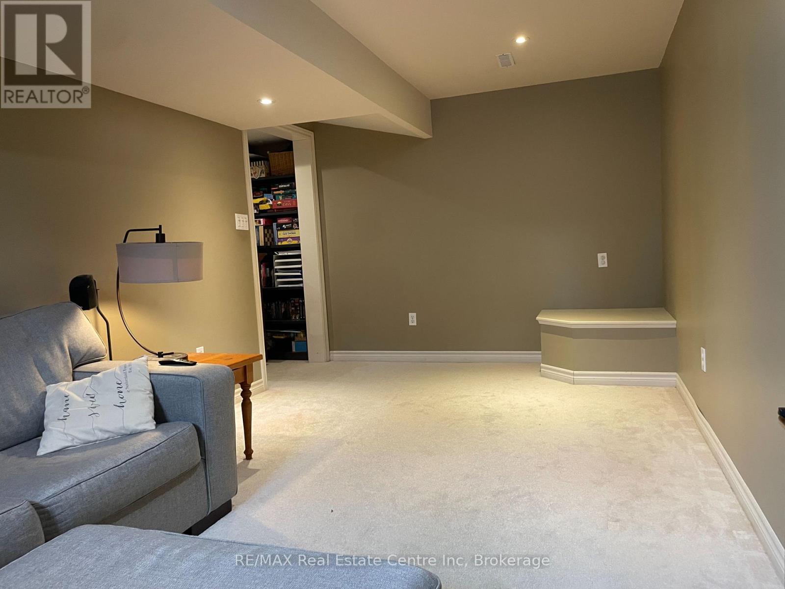 1518 Croft Avenue N, Milton, Ontario  L9T 5K6 - Photo 10 - W12961832