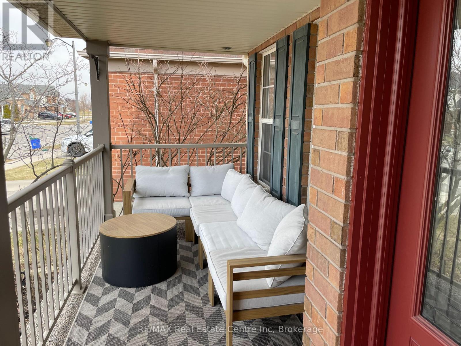 1518 Croft Avenue N, Milton, Ontario  L9T 5K6 - Photo 2 - W12961832