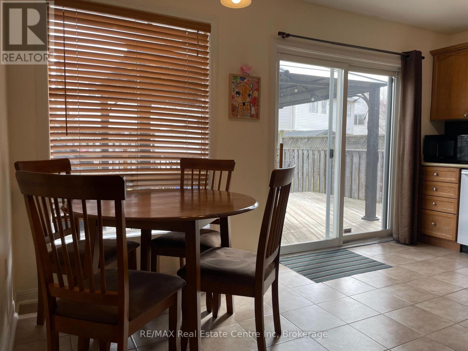 1518 Croft Avenue N, Milton, Ontario  L9T 5K6 - Photo 5 - W12961832