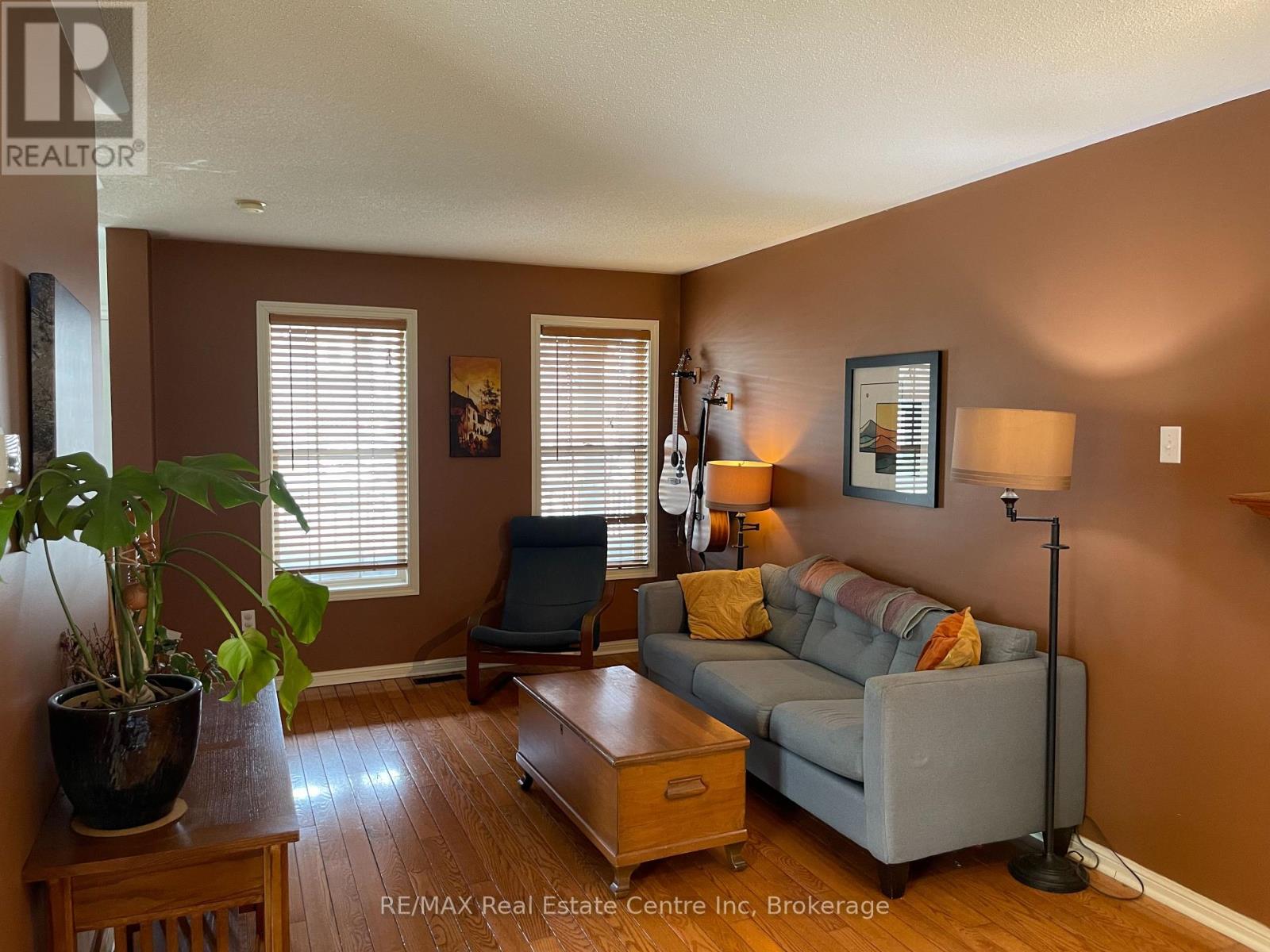 1518 Croft Avenue N, Milton, Ontario  L9T 5K6 - Photo 7 - W12961832