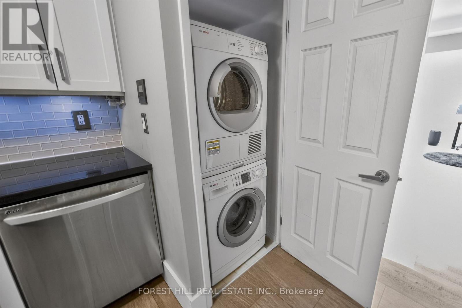 Up Ph 3 - 298 Jarvis Street, Toronto, Ontario M5B 2M4 - Photo 28 - C12966456