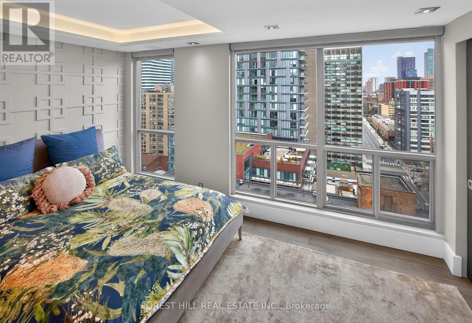 Up Ph 3 - 298 Jarvis Street, Toronto, Ontario M5B 2M4 - Photo 19 - C12966456