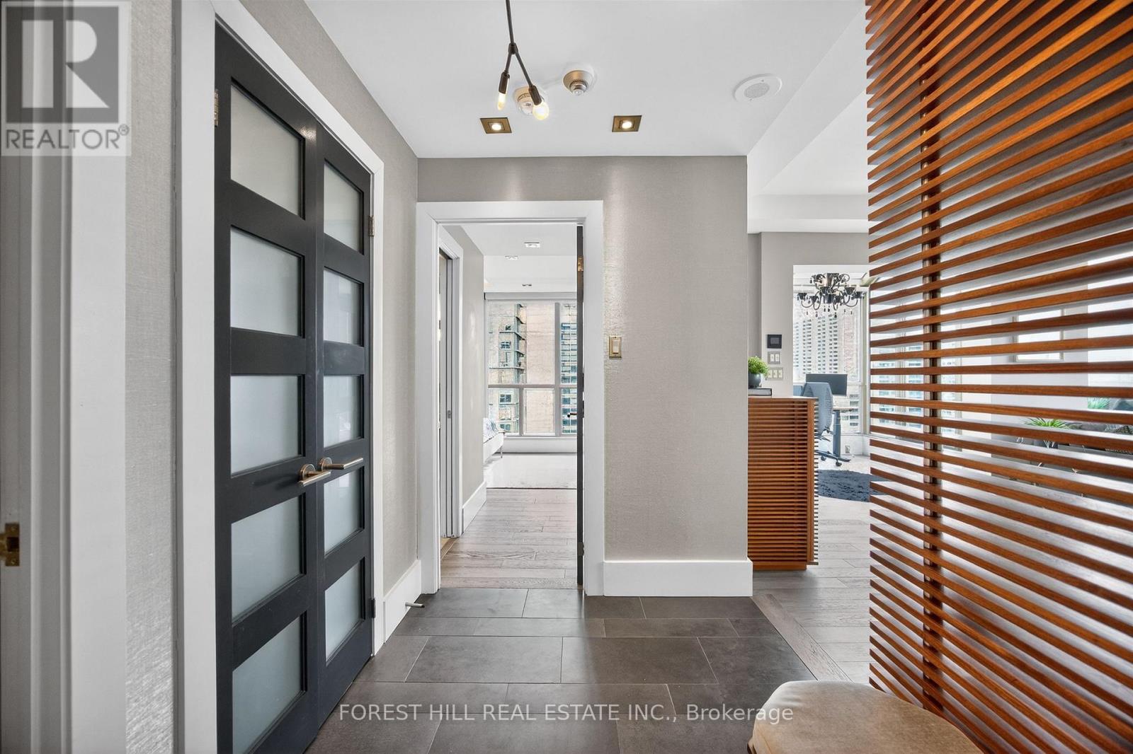 Up Ph 3 - 298 Jarvis Street, Toronto, Ontario M5B 2M4 - Photo 3 - C12966456