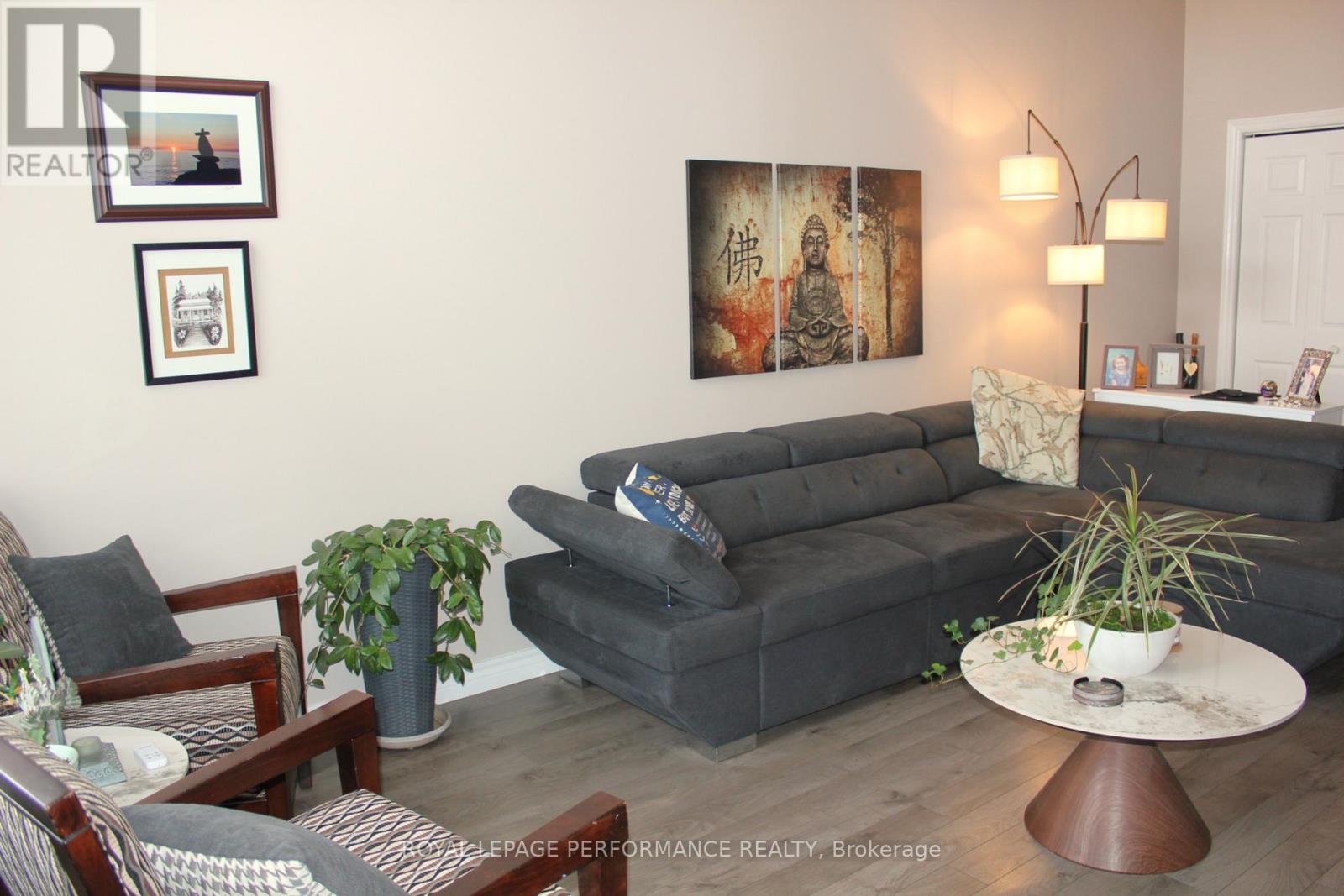 290 Glen Nora Drive, Cornwall, Ontario  K6H 0A8 - Photo 3 - X12967058