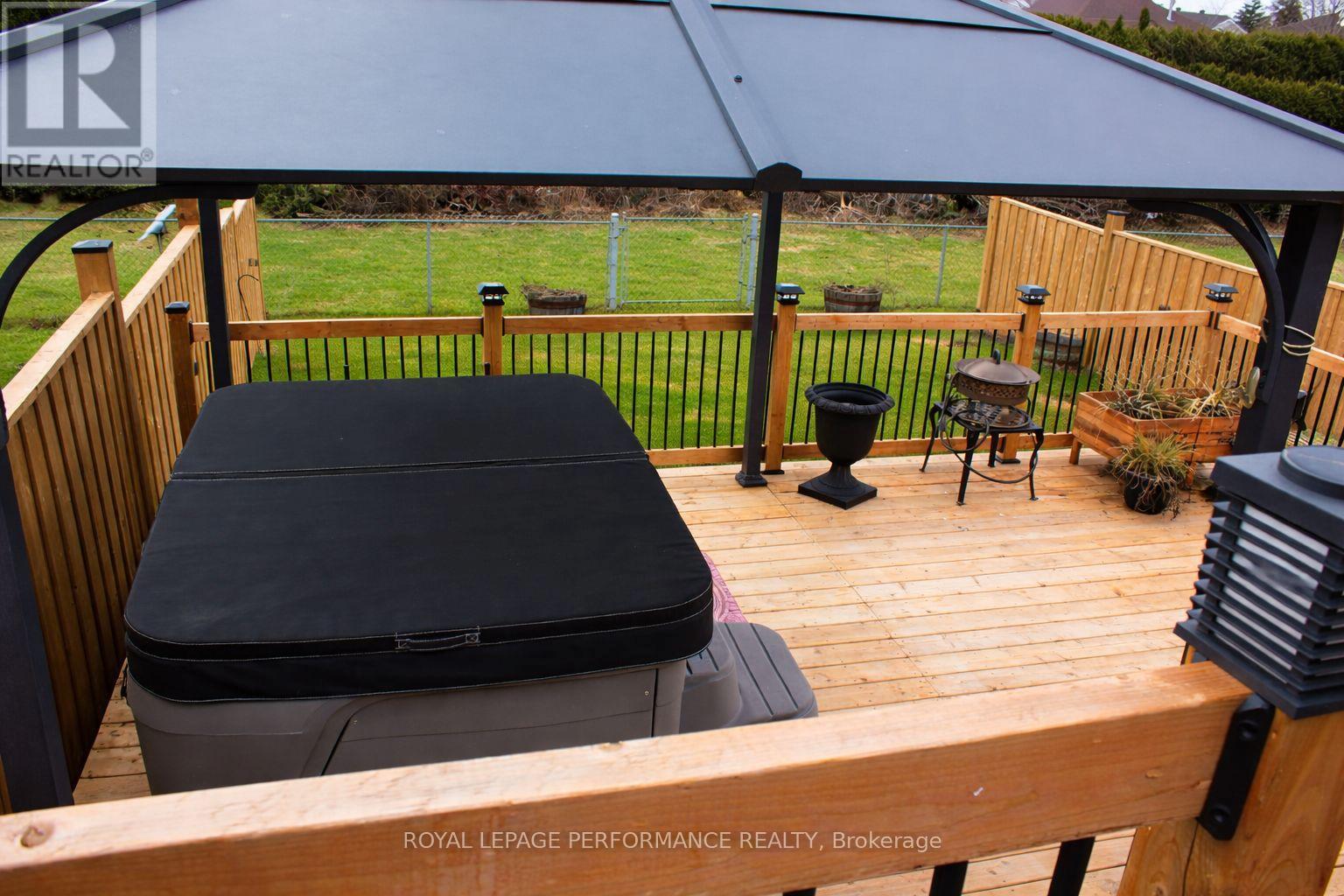 290 Glen Nora Drive, Cornwall, Ontario  K6H 0A8 - Photo 34 - X12967058