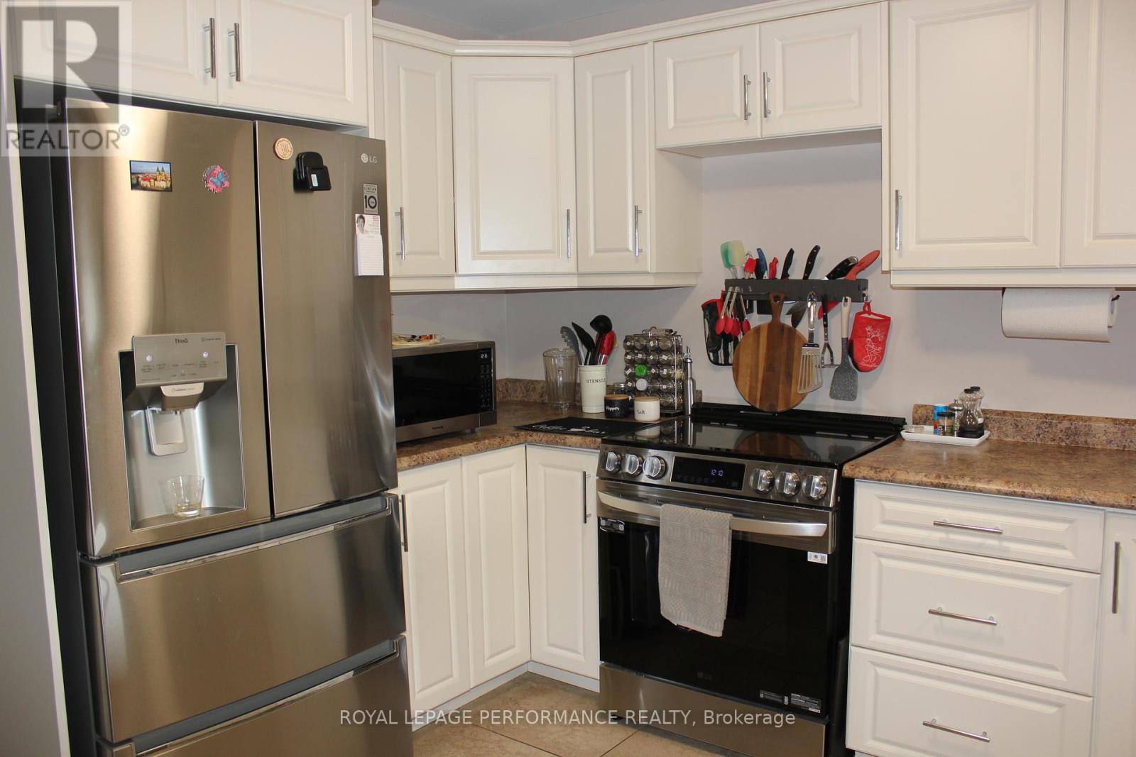 290 Glen Nora Drive, Cornwall, Ontario  K6H 0A8 - Photo 8 - X12967058