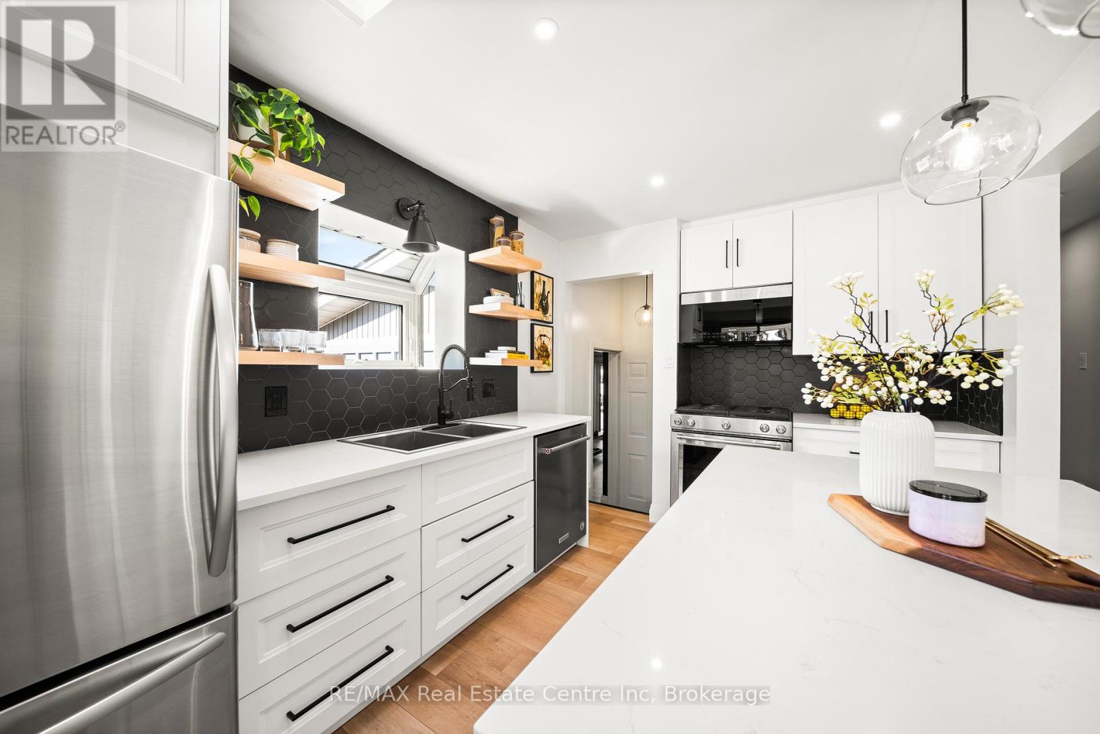 51 Muskoka Drive, Guelph, Ontario  N1E 3M8 - Photo 7 - X12967050