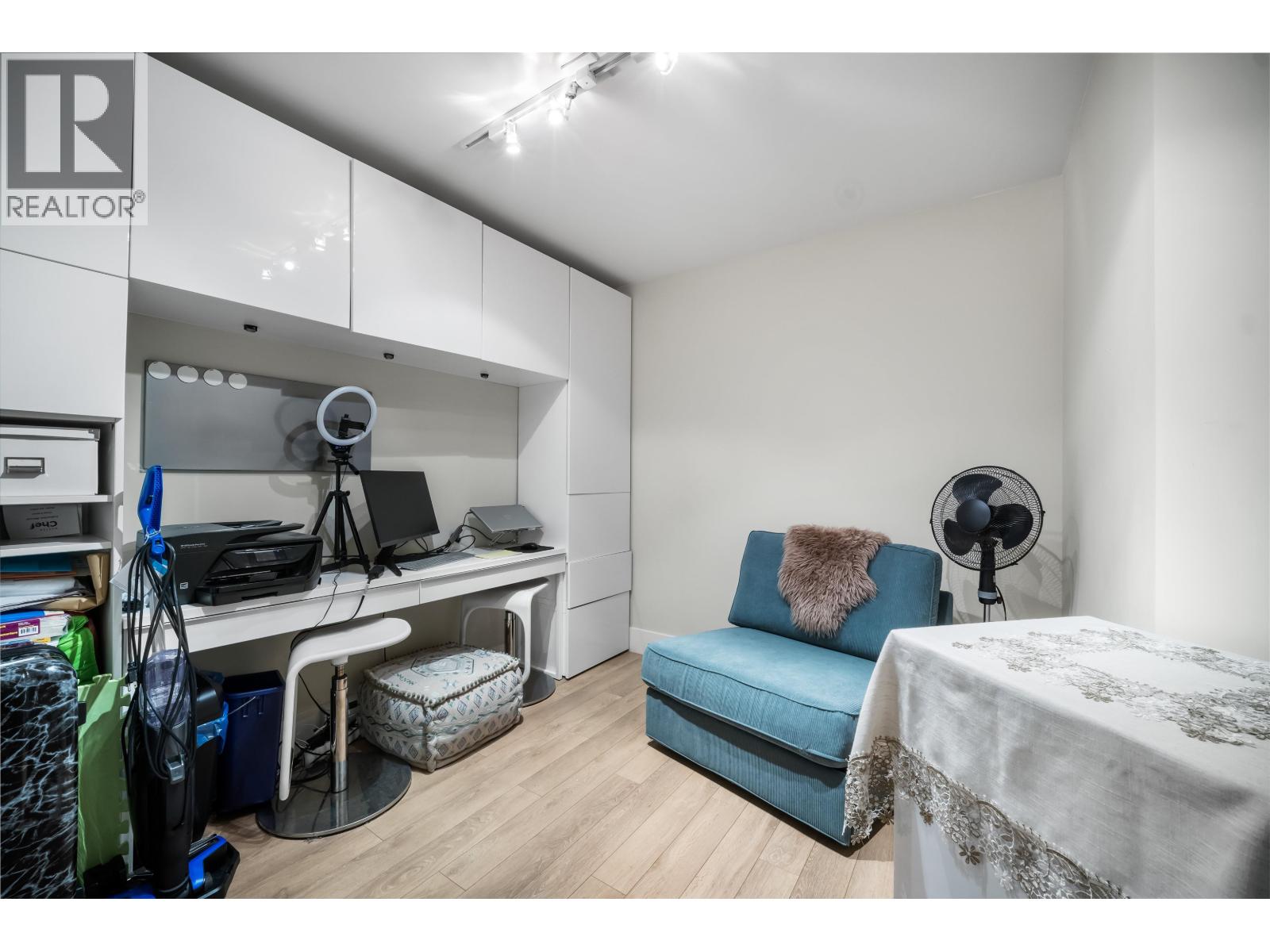 418 3606 Aldercrest Drive, North Vancouver, British Columbia  V7G 0A3 - Photo 10 - R3107537