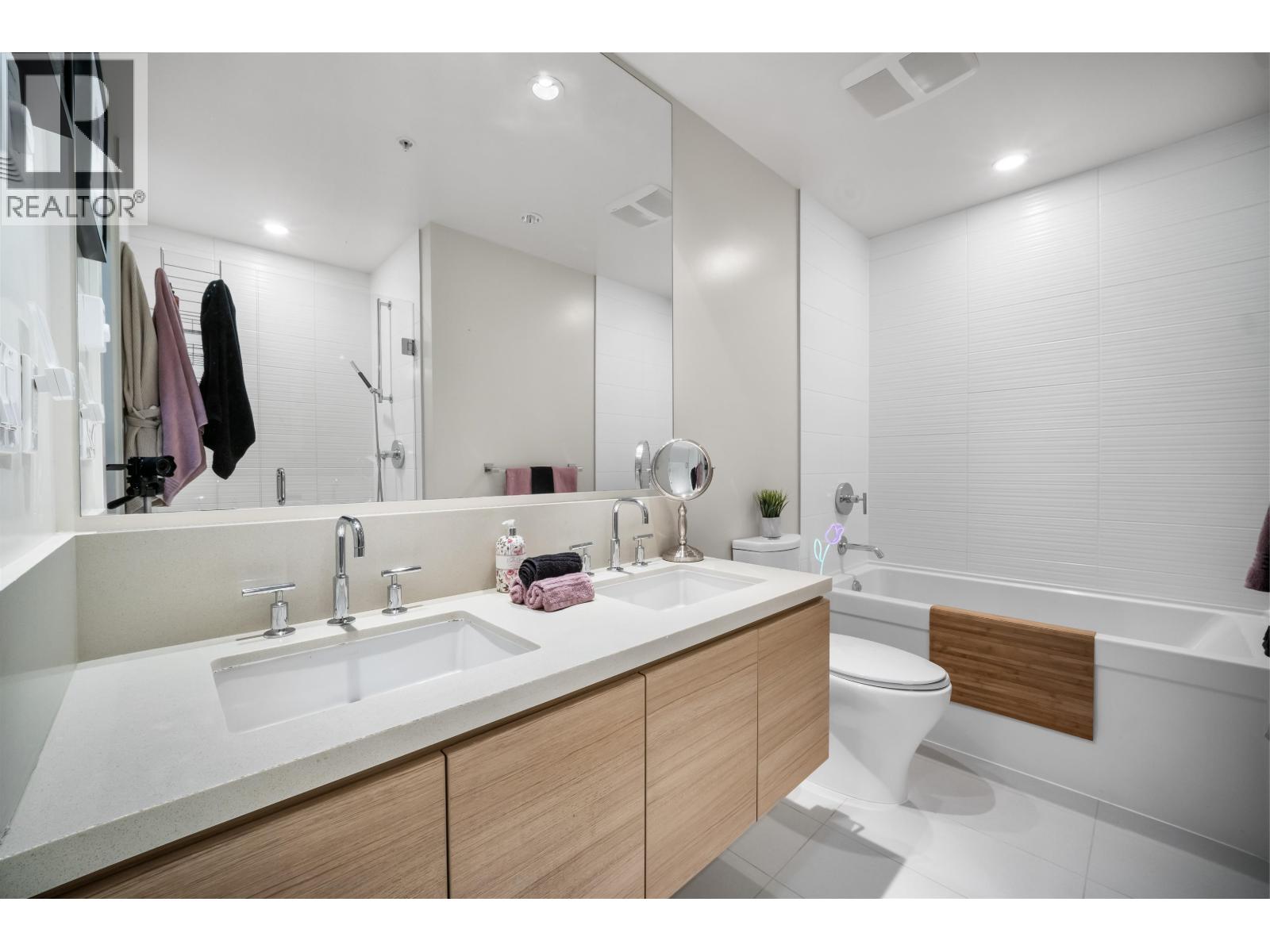 418 3606 Aldercrest Drive, North Vancouver, British Columbia  V7G 0A3 - Photo 25 - R3107537