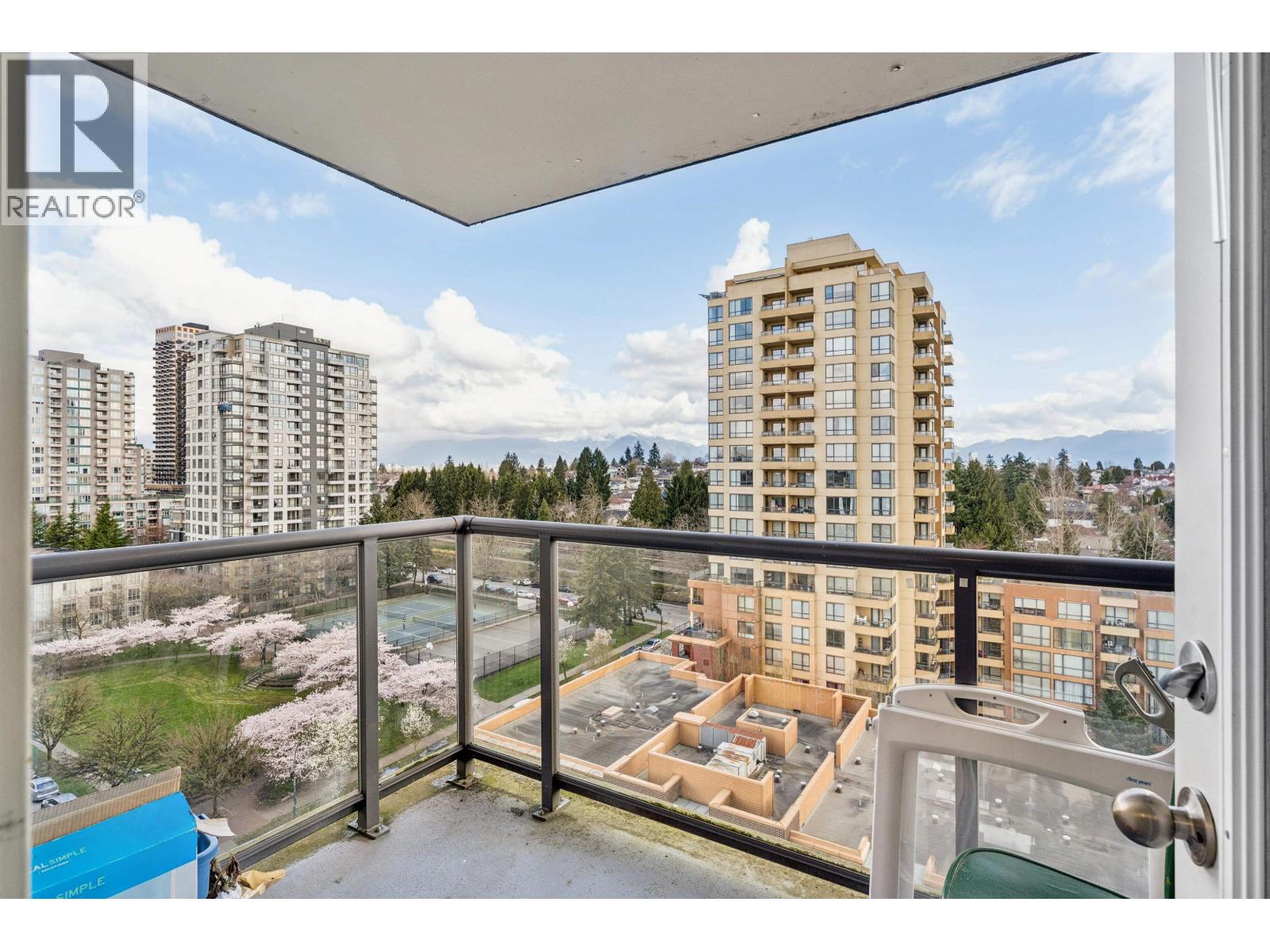 1209 3588 CROWLEY DRIVE, Vancouver, British Columbia