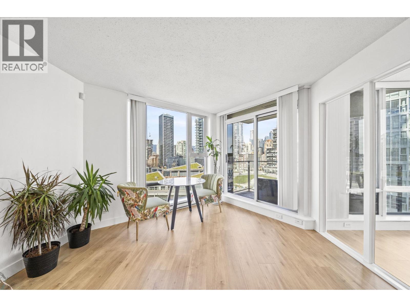 1807 583 Beach Crescent, Vancouver, British Columbia  V6Z 3E6 - Photo 4 - R3107580