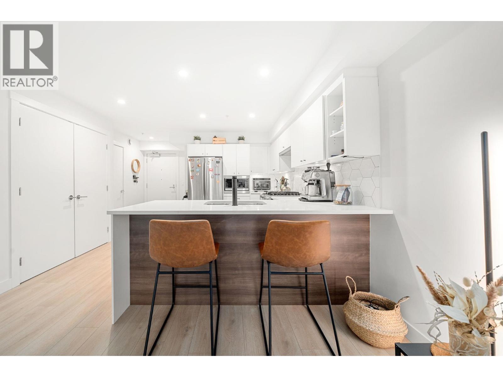 402 1519 Crown Street, Vancouver, British Columbia  V7J 1G6 - Photo 9 - R3107585