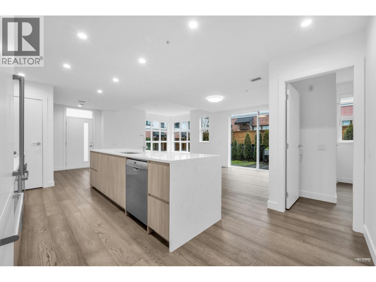 128 2060 Curling Road, North Vancouver, British Columbia  V7P 0E1 - Photo 11 - R3107600