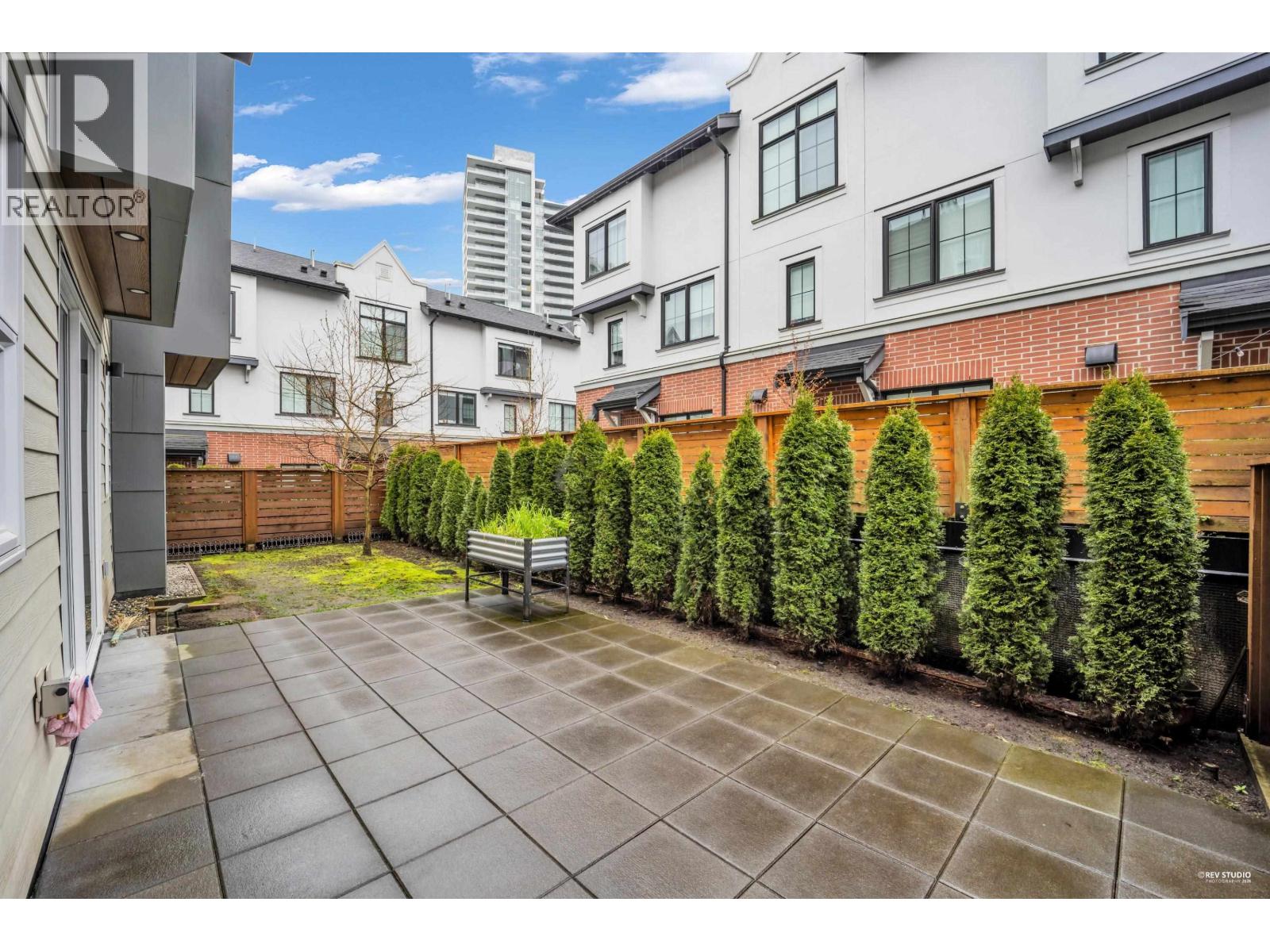 128 2060 Curling Road, North Vancouver, British Columbia  V7P 0E1 - Photo 4 - R3107600