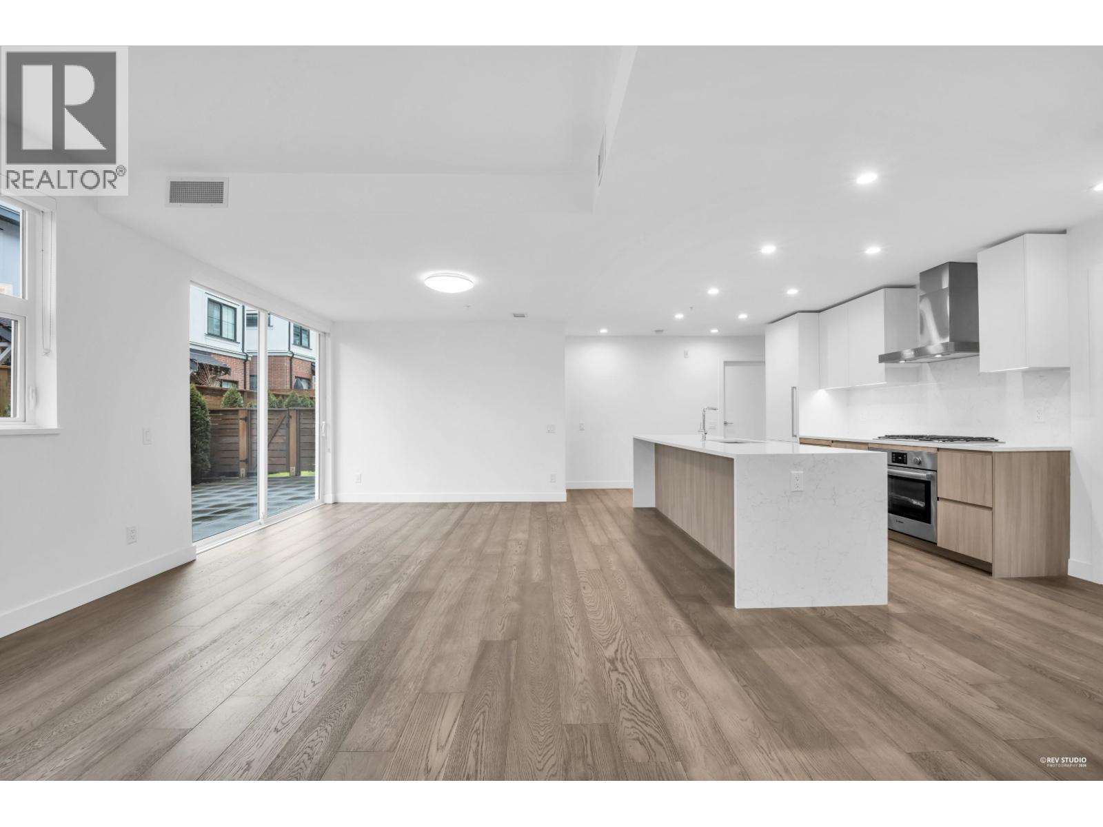 128 2060 Curling Road, North Vancouver, British Columbia  V7P 0E1 - Photo 6 - R3107600