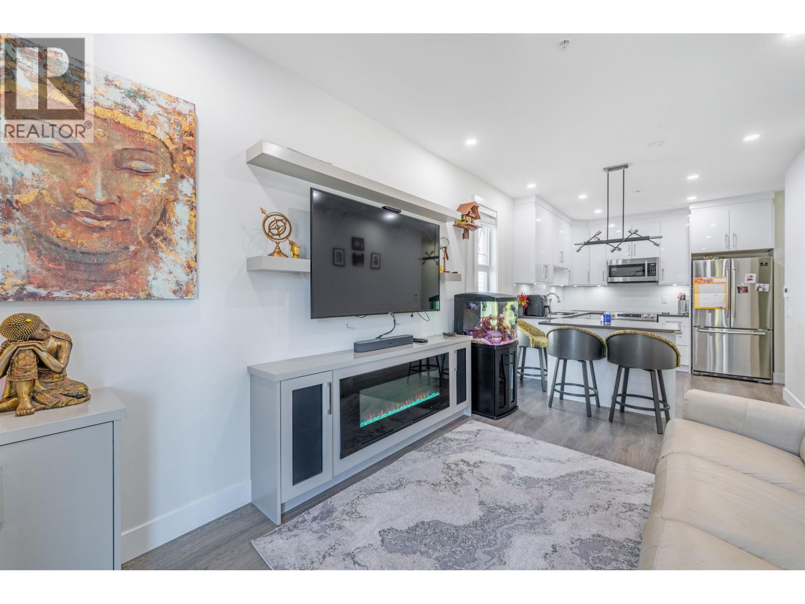 5069 Earles Street, Vancouver, British Columbia  V5R 3R8 - Photo 2 - R3107602