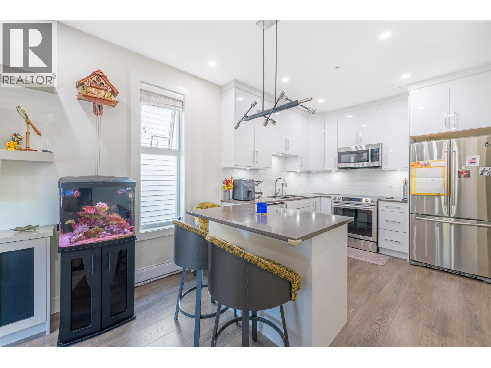 5069 Earles Street, Vancouver, British Columbia  V5R 3R8 - Photo 4 - R3107602