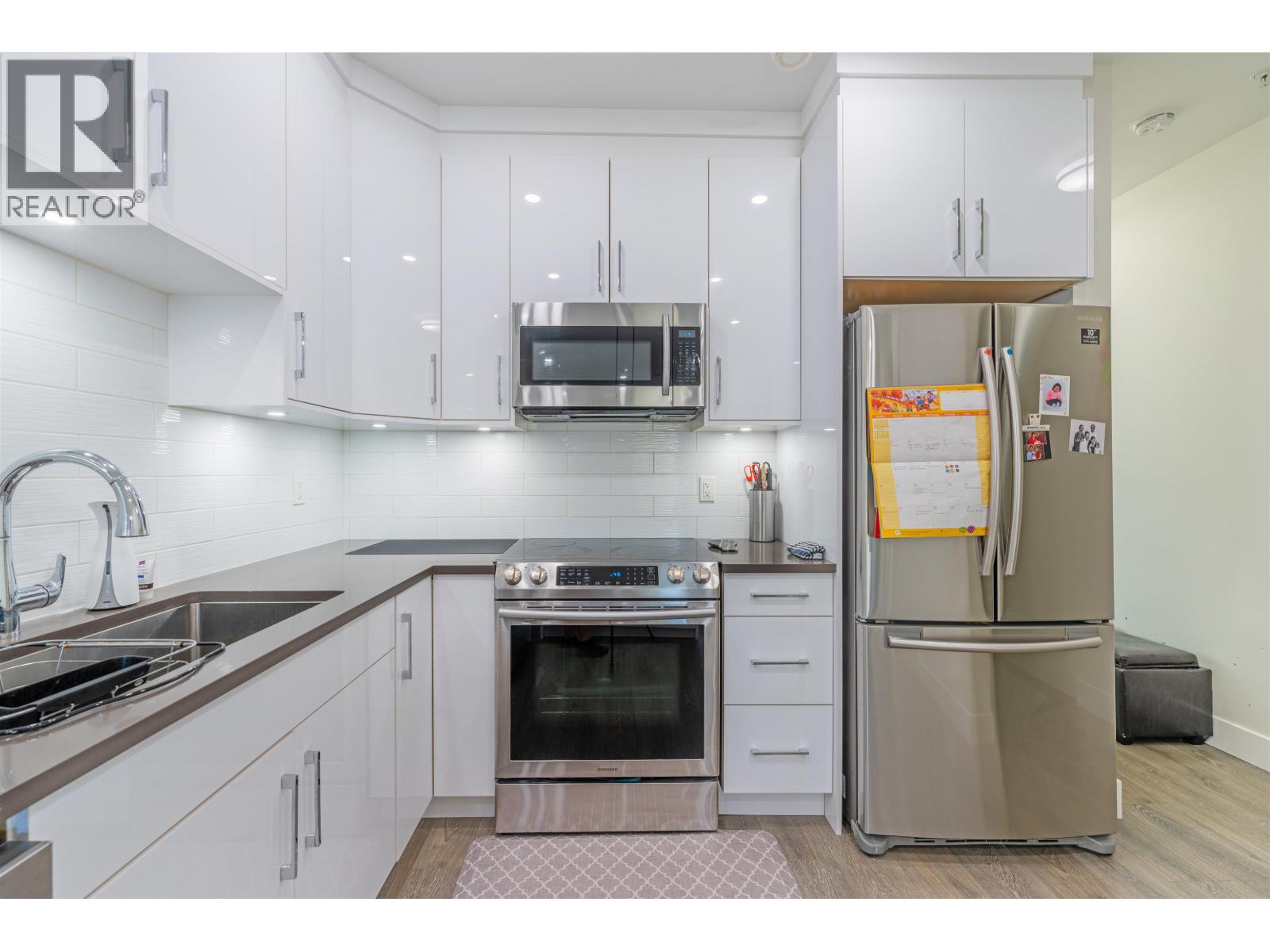 5069 Earles Street, Vancouver, British Columbia  V5R 3R8 - Photo 6 - R3107602