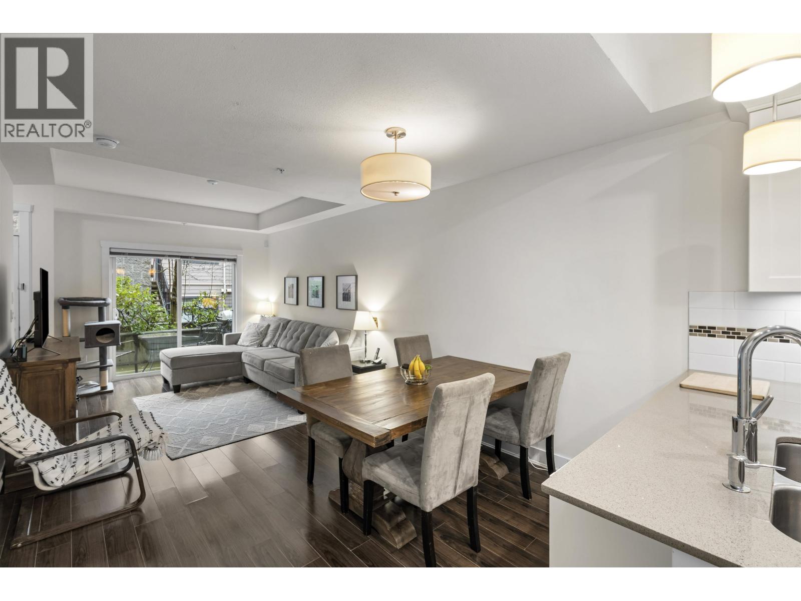 115 828 Royal Avenue, New Westminster, British Columbia  V3M 1J9 - Photo 2 - R3107606