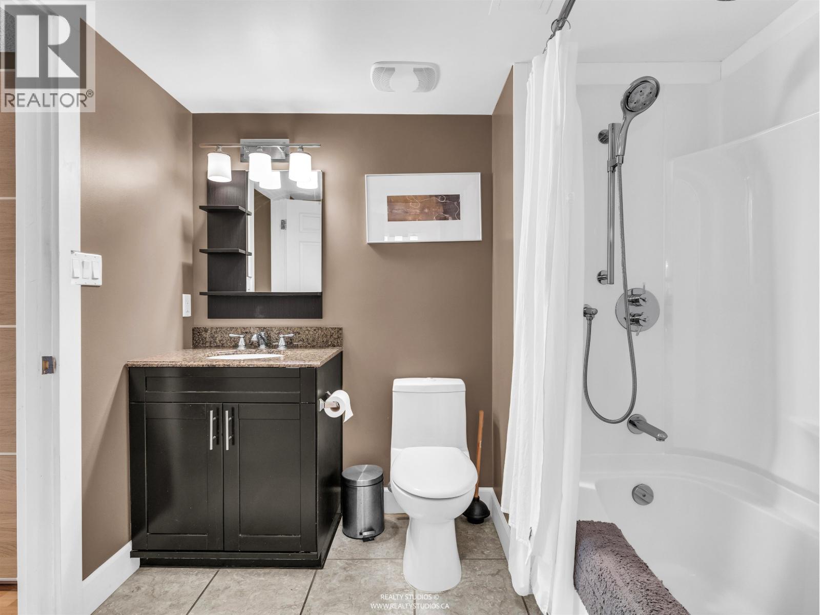 203 4323 Gallant Avenue, North Vancouver, British Columbia  V7G 2C1 - Photo 19 - R3107614