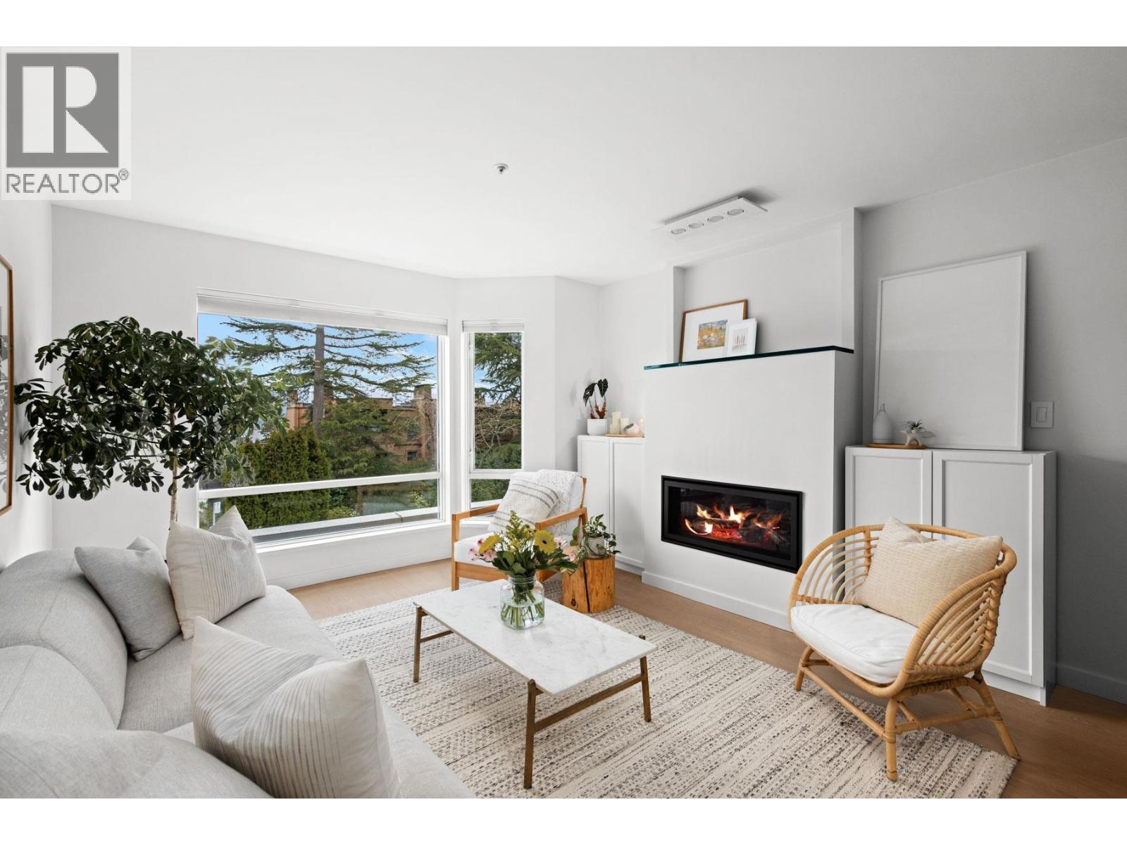 201 2238 W 2ND AVENUE, Vancouver, British Columbia