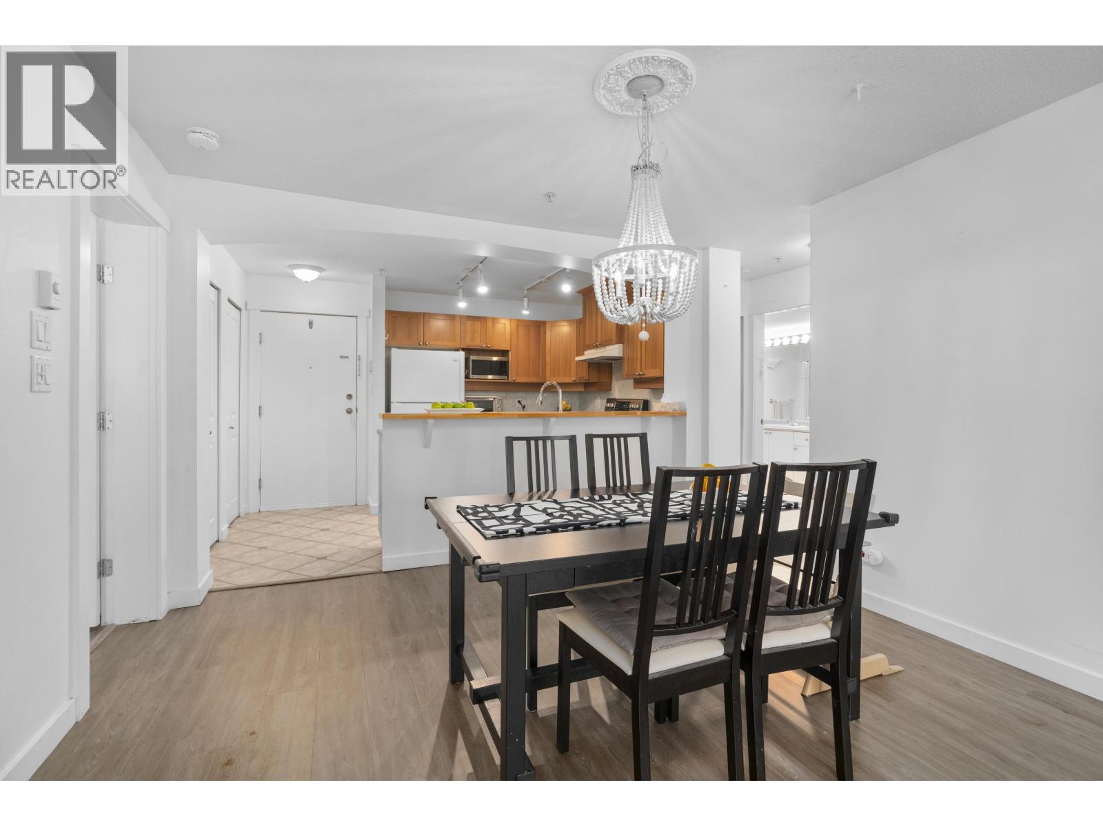 212 1432 Parkway Boulevard, Coquitlam, British Columbia  V3E 3L9 - Photo 8 - R3107634