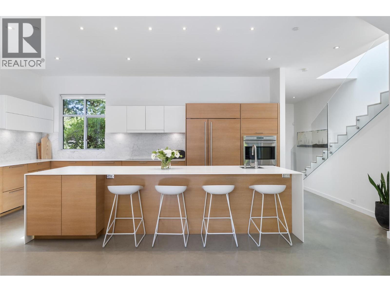 3156 W 13th Avenue, Vancouver, British Columbia  V6K 2V3 - Photo 2 - R3107558