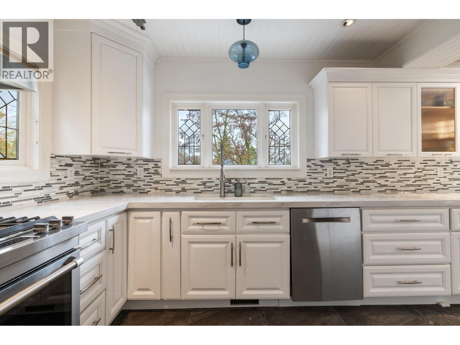 2907 W 30th Avenue, Vancouver, British Columbia  V6L 1Z3 - Photo 14 - R3107559