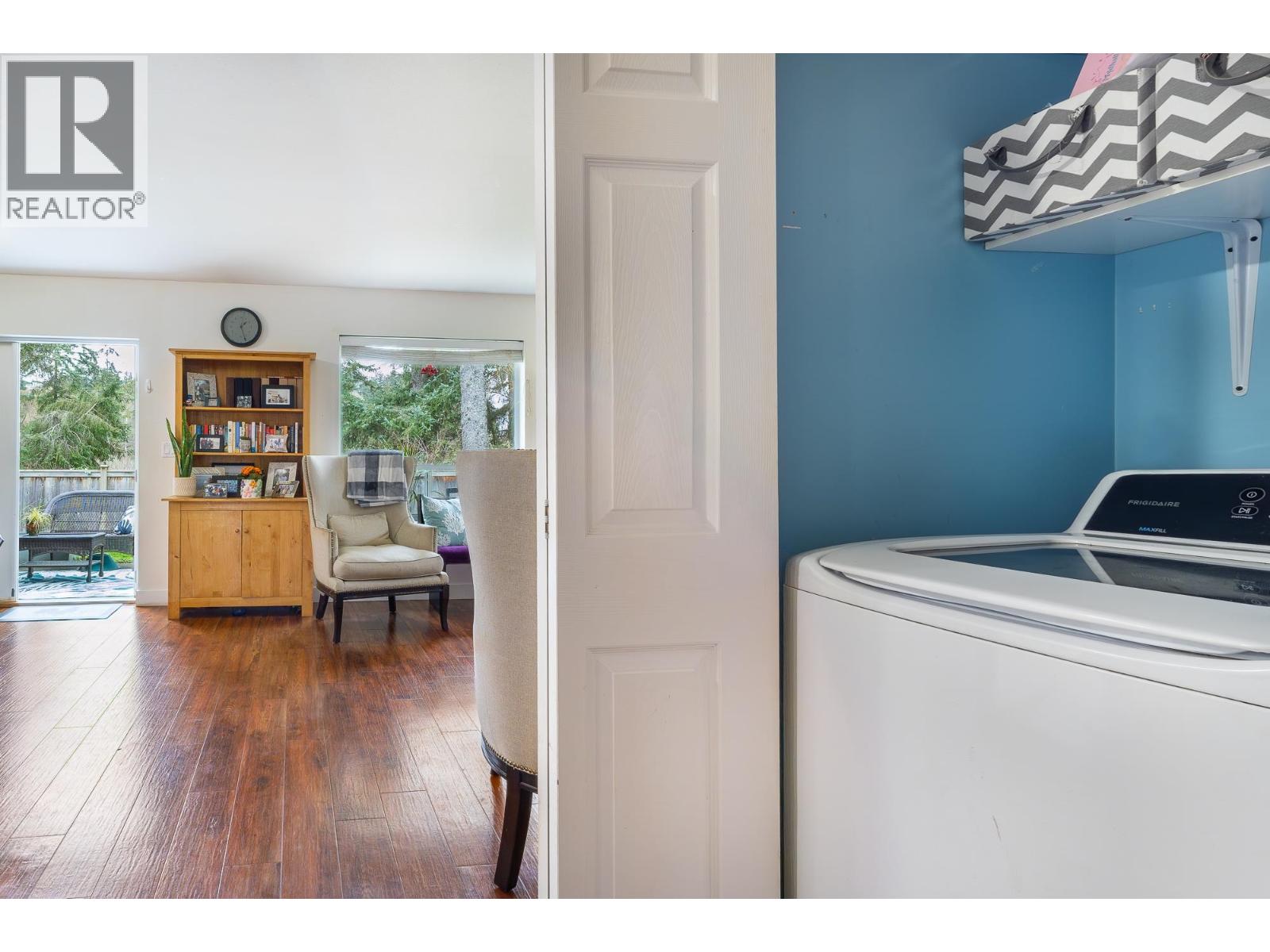 1 5706 Ebbtide Street, Sechelt, British Columbia  V7Z 0J4 - Photo 11 - R3099791