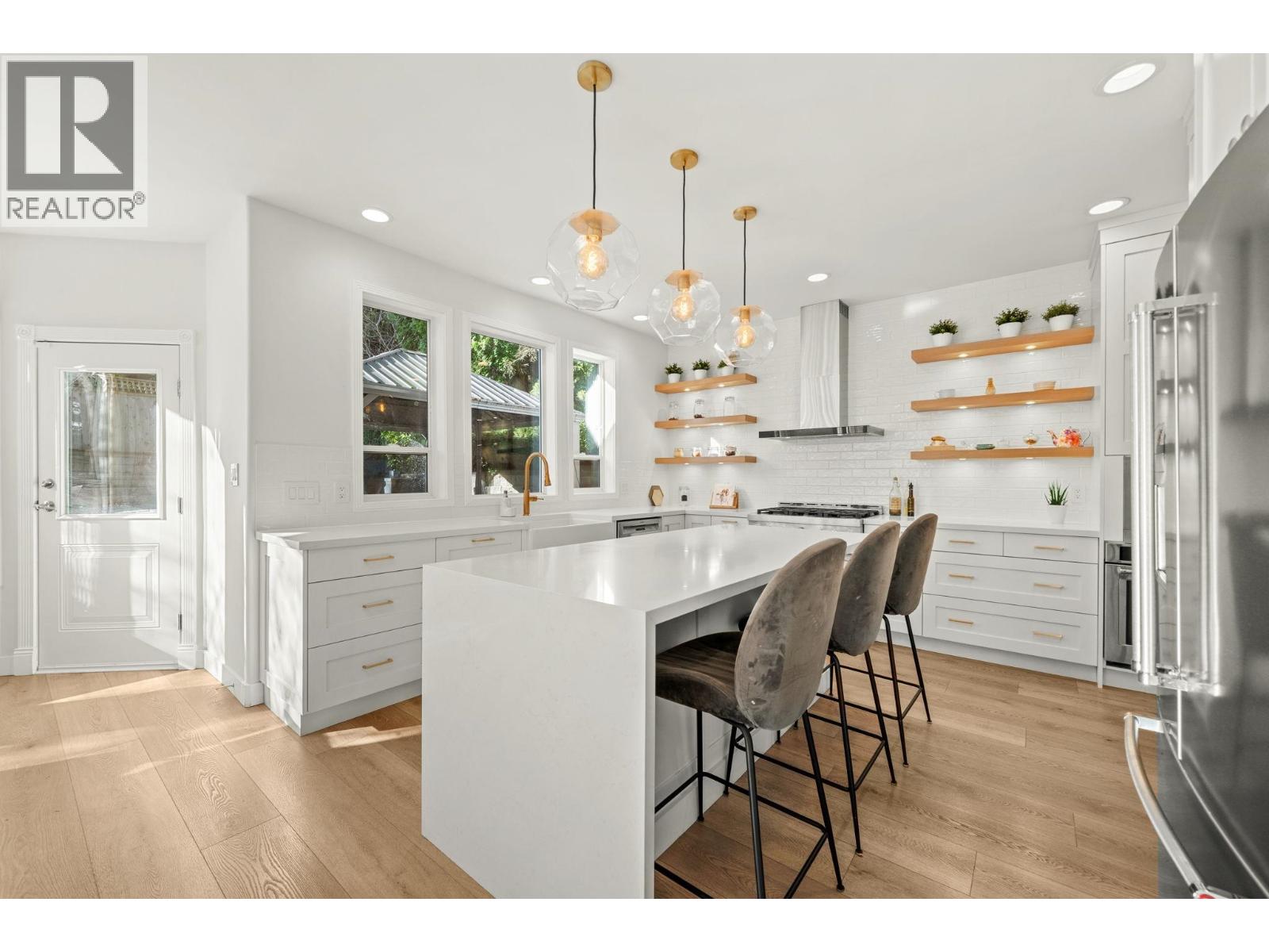 1725 Orkney Place, North Vancouver, British Columbia  V7H 2Z1 - Photo 4 - R3107620