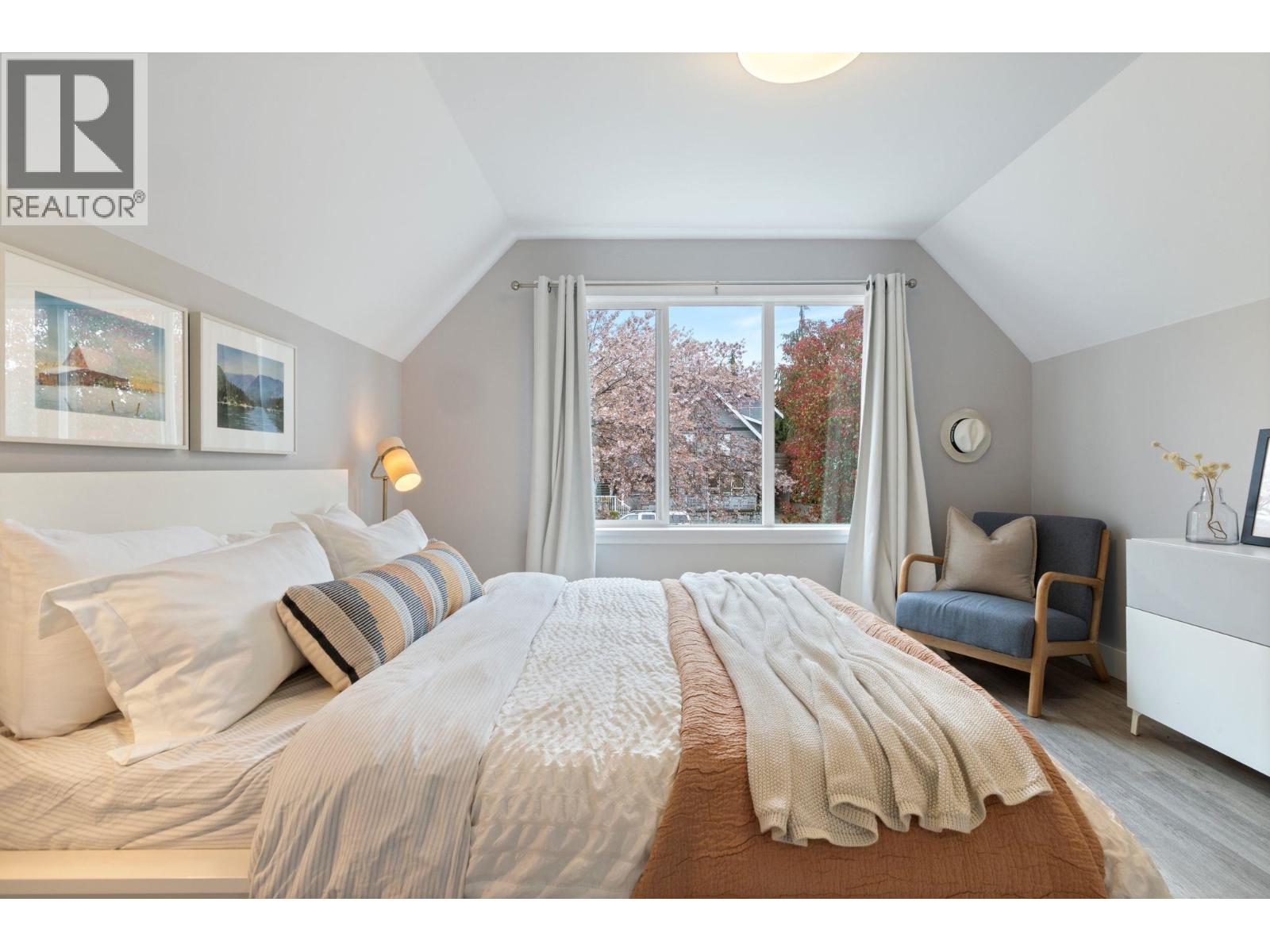 261 E 4th Street, North Vancouver, British Columbia  V7L 1J1 - Photo 16 - R3107659