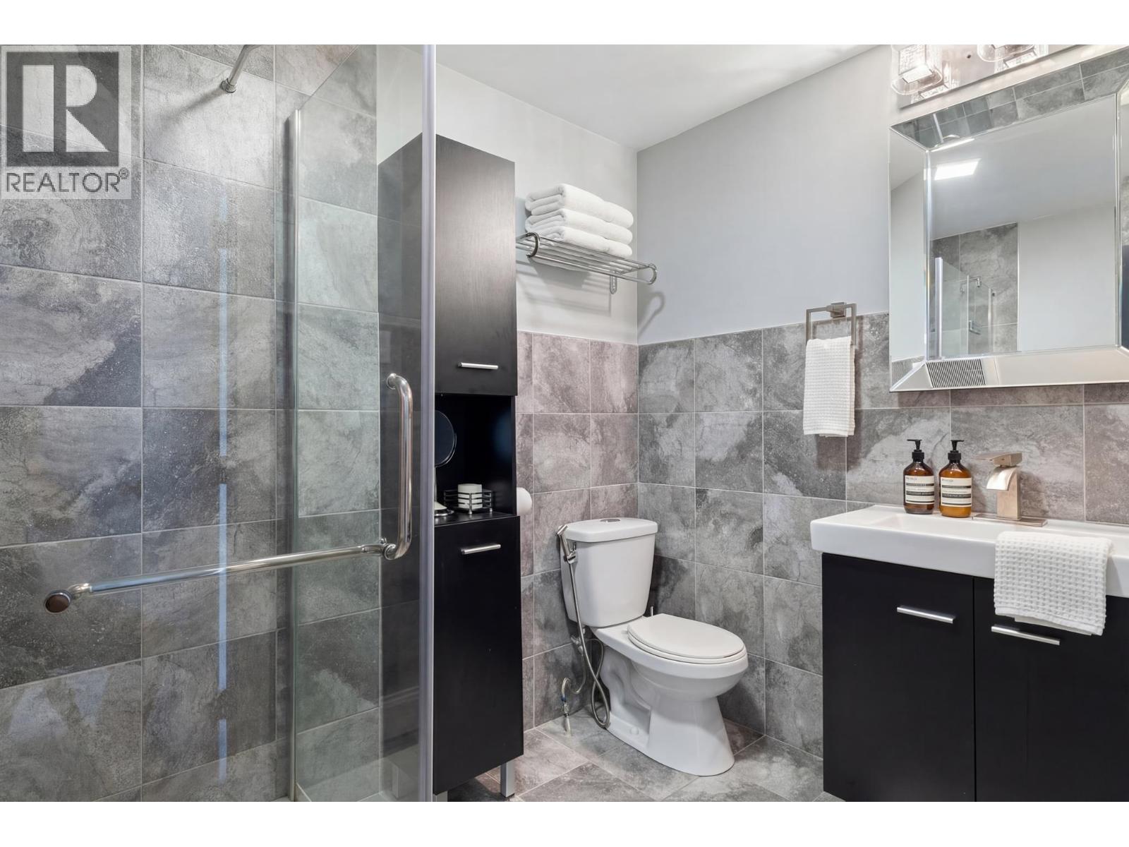 261 E 4th Street, North Vancouver, British Columbia  V7L 1J1 - Photo 22 - R3107659