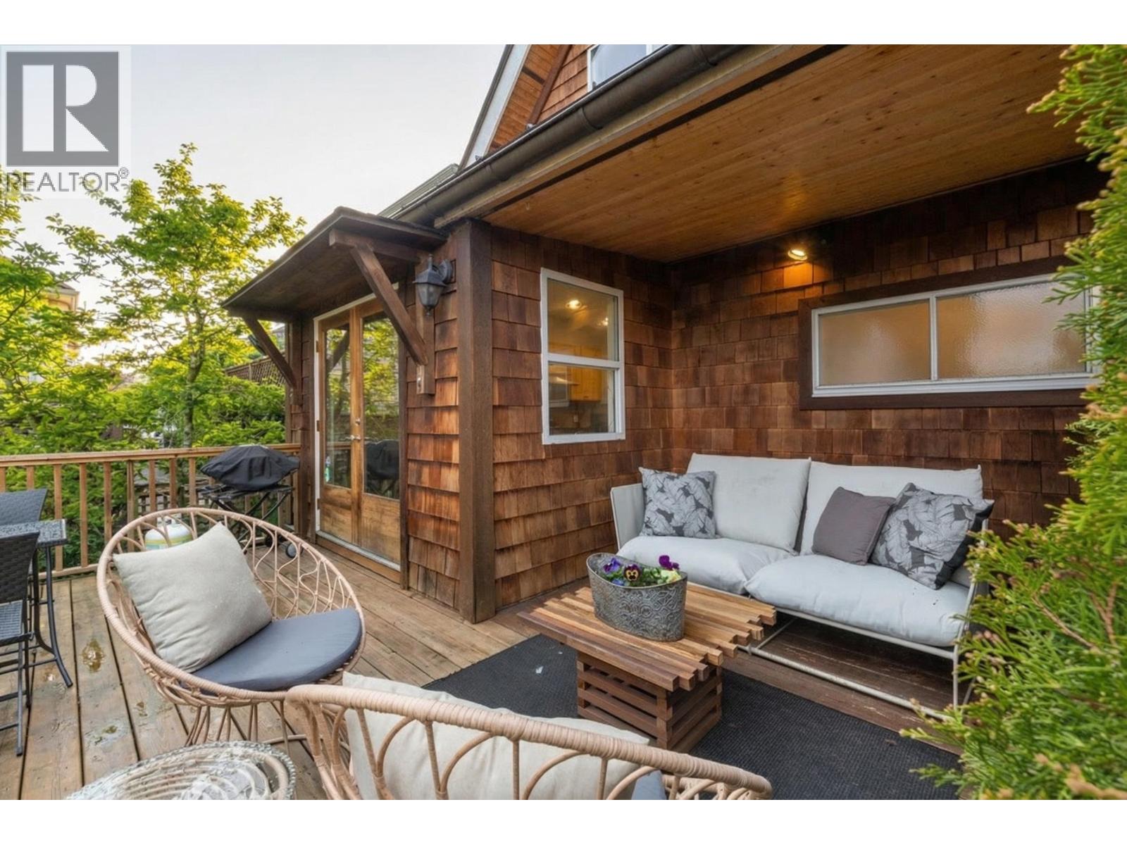 261 E 4th Street, North Vancouver, British Columbia  V7L 1J1 - Photo 30 - R3107659