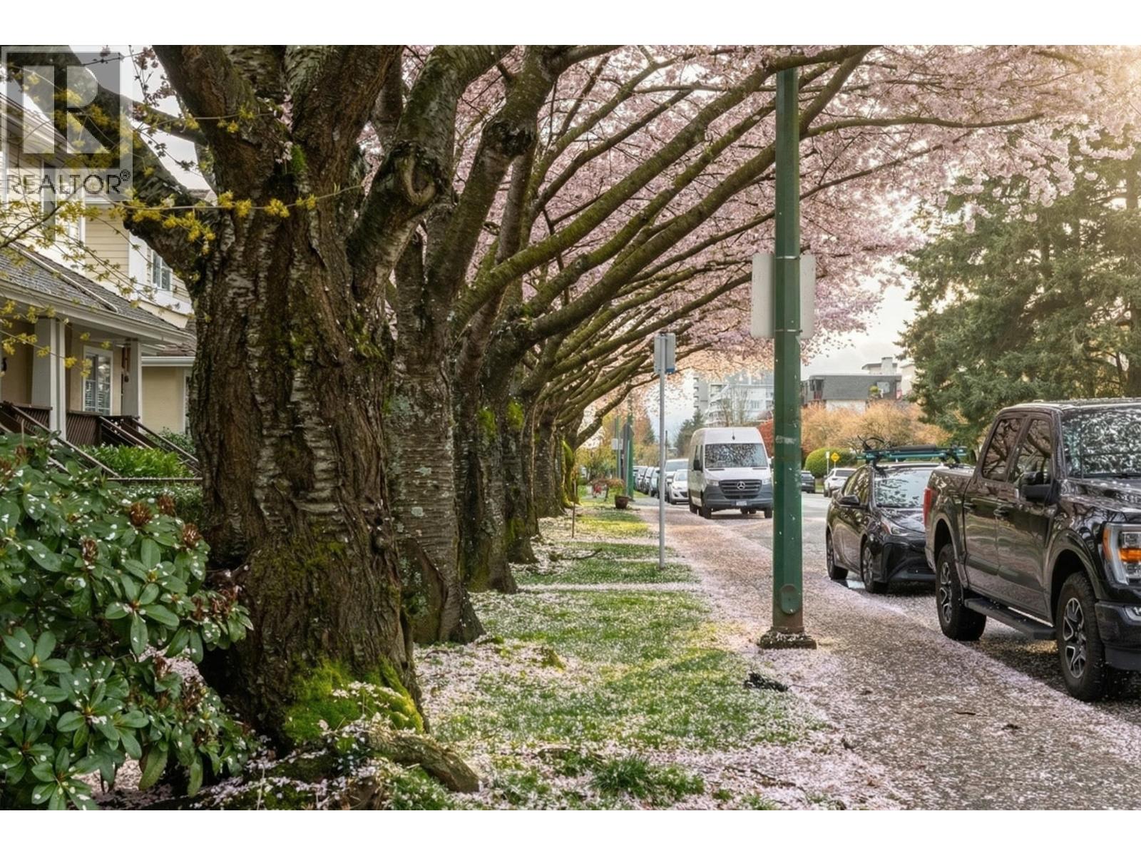 261 E 4th Street, North Vancouver, British Columbia  V7L 1J1 - Photo 37 - R3107659