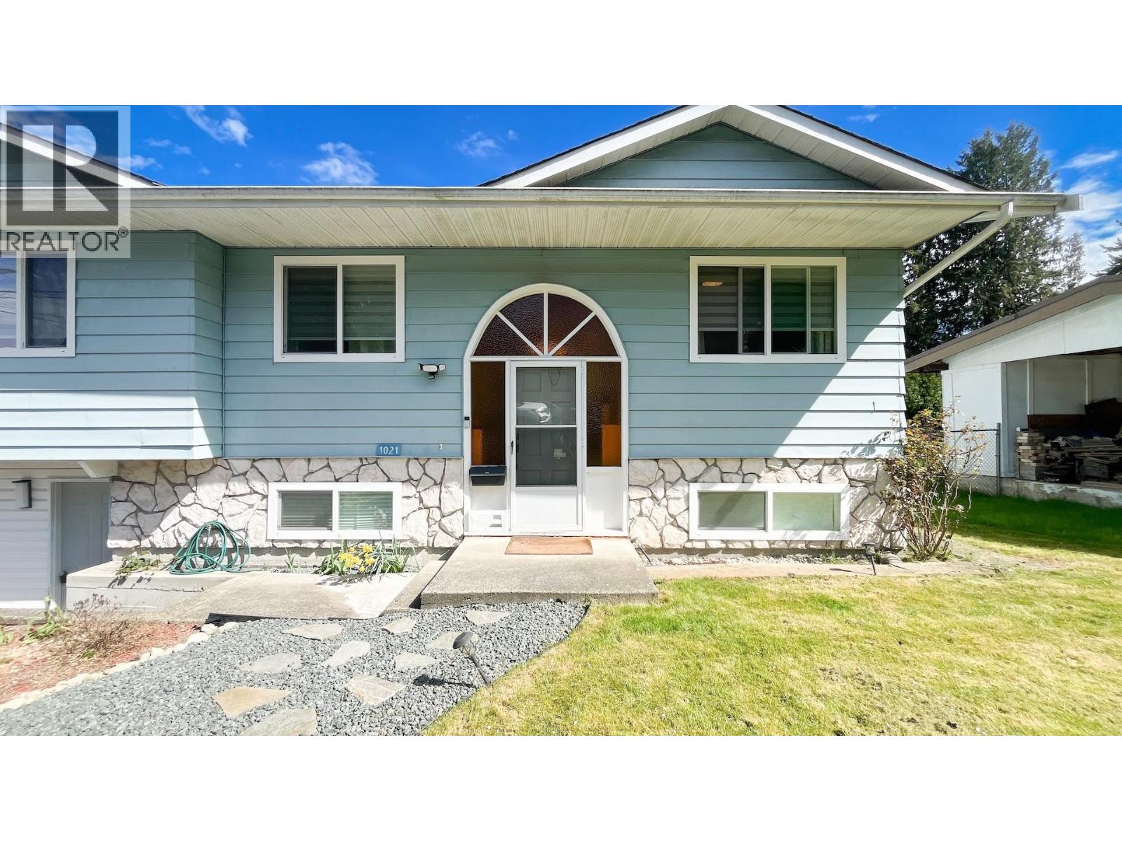 1021 Ranch Park Way, Coquitlam, British Columbia  V3C 3X3 - Photo 2 - R3107661