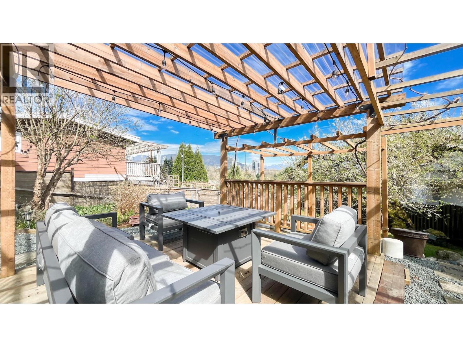 1021 Ranch Park Way, Coquitlam, British Columbia  V3C 3X3 - Photo 39 - R3107661