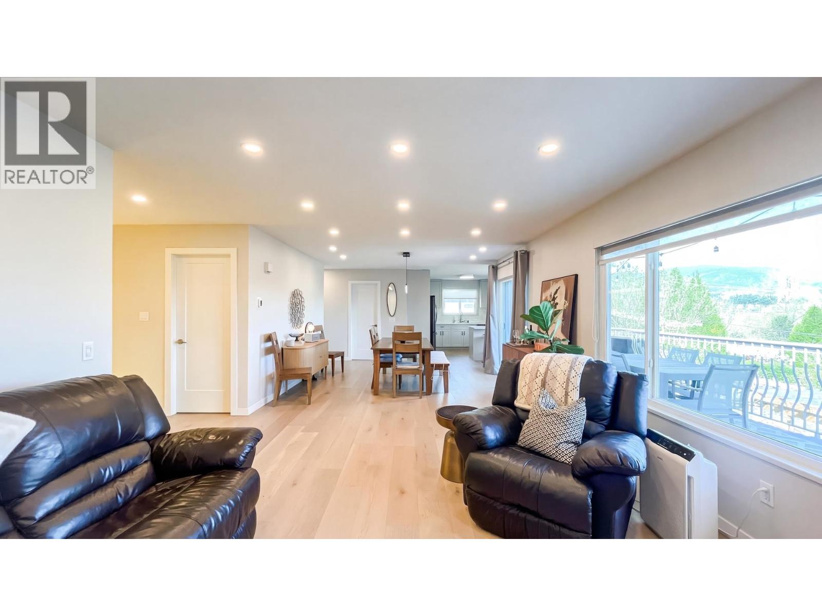 1021 Ranch Park Way, Coquitlam, British Columbia  V3C 3X3 - Photo 6 - R3107661