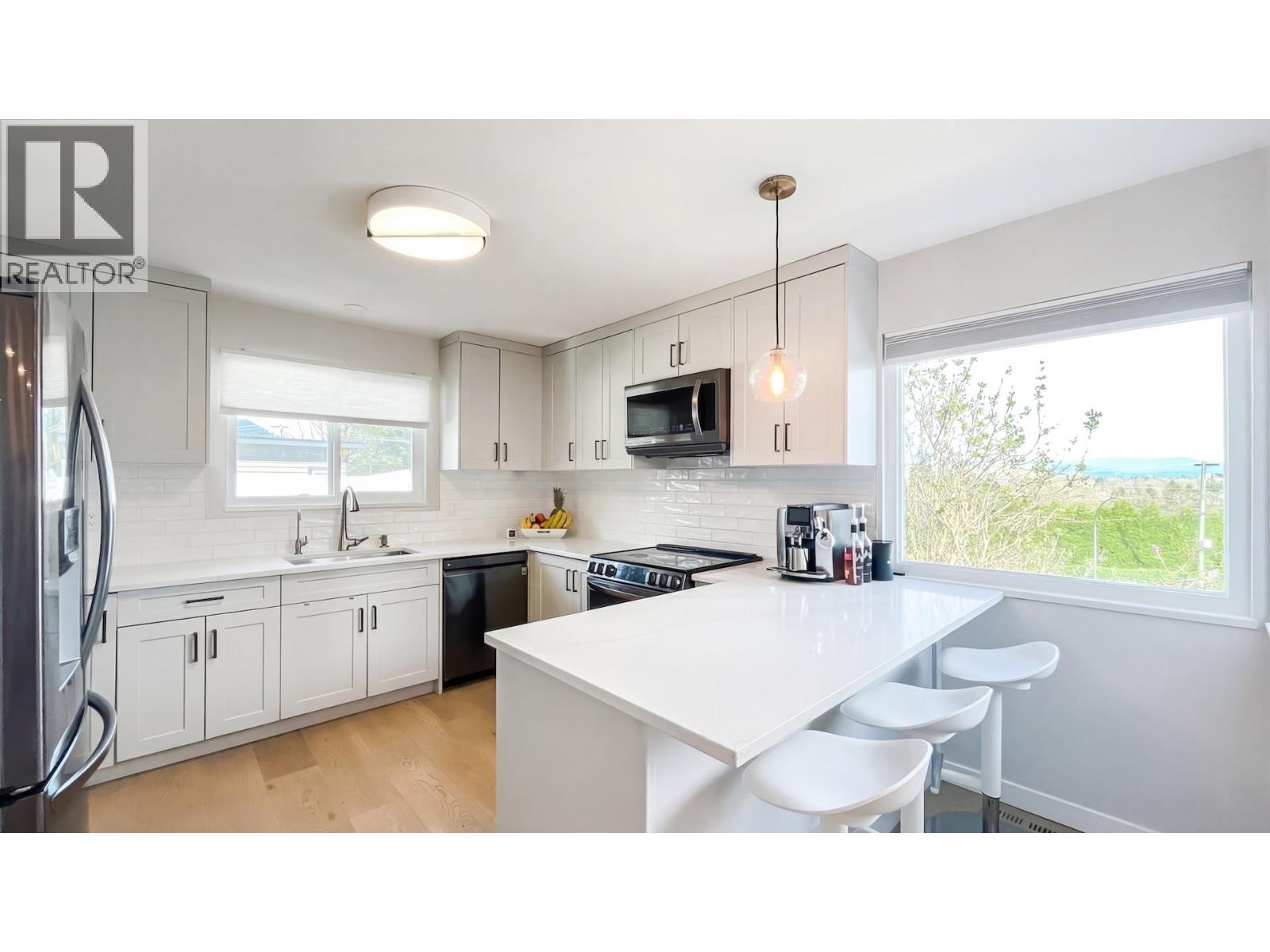 1021 Ranch Park Way, Coquitlam, British Columbia  V3C 3X3 - Photo 9 - R3107661