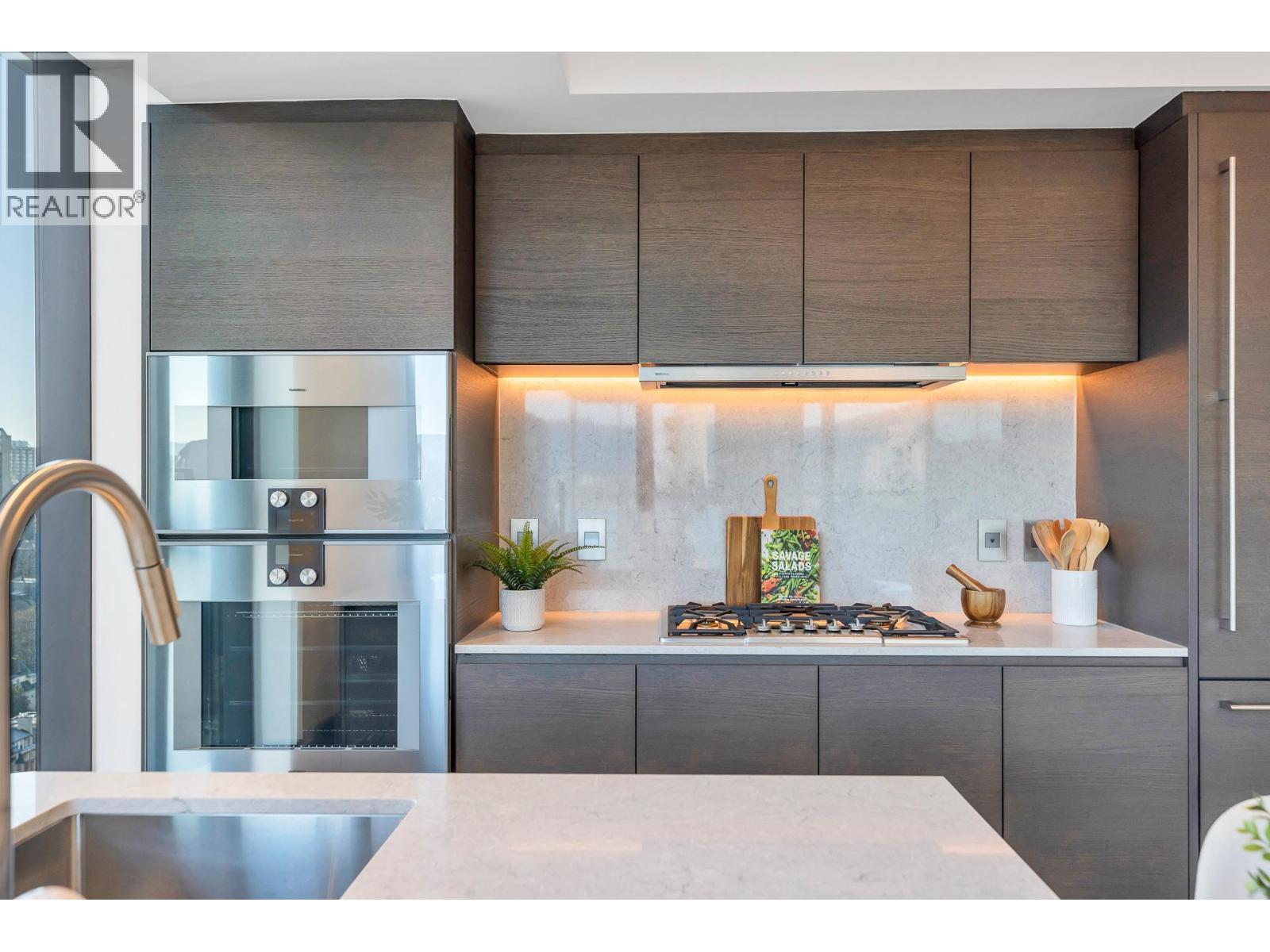 2005 1482 Robson Street, Vancouver, British Columbia  V6G 1B9 - Photo 2 - R3107568