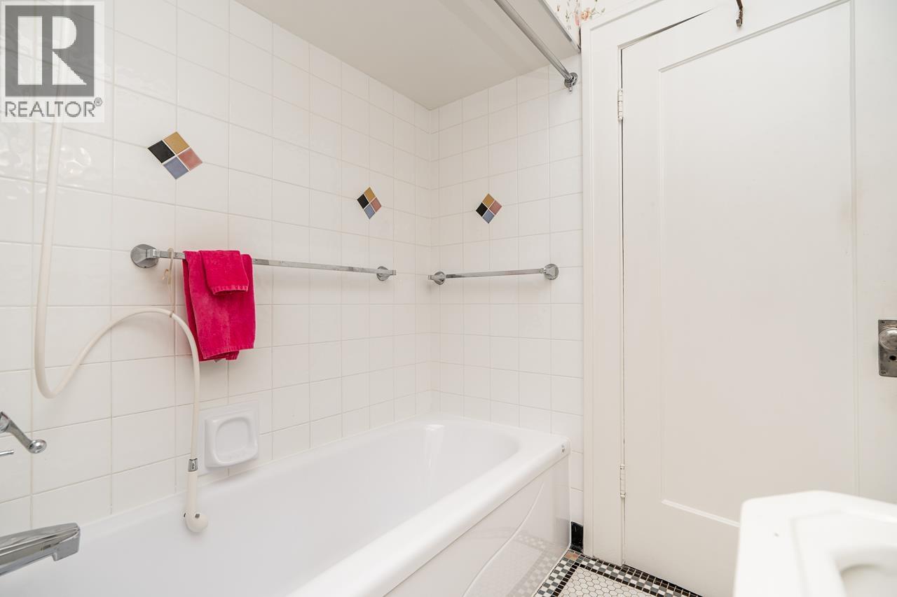 1969 W 43rd Avenue, Vancouver, British Columbia  V6M 2C7 - Photo 21 - R3107332