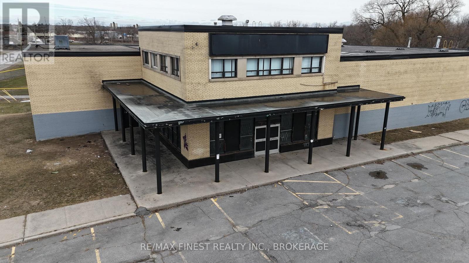 121 Cataraqui Street, Kingston, Ontario  K7K 1Z8 - Photo 2 - X12967130