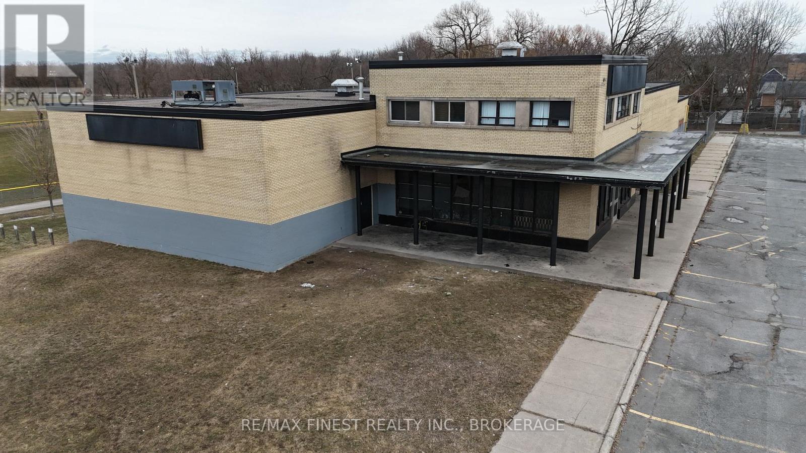 121 Cataraqui Street, Kingston, Ontario  K7K 1Z8 - Photo 3 - X12967130