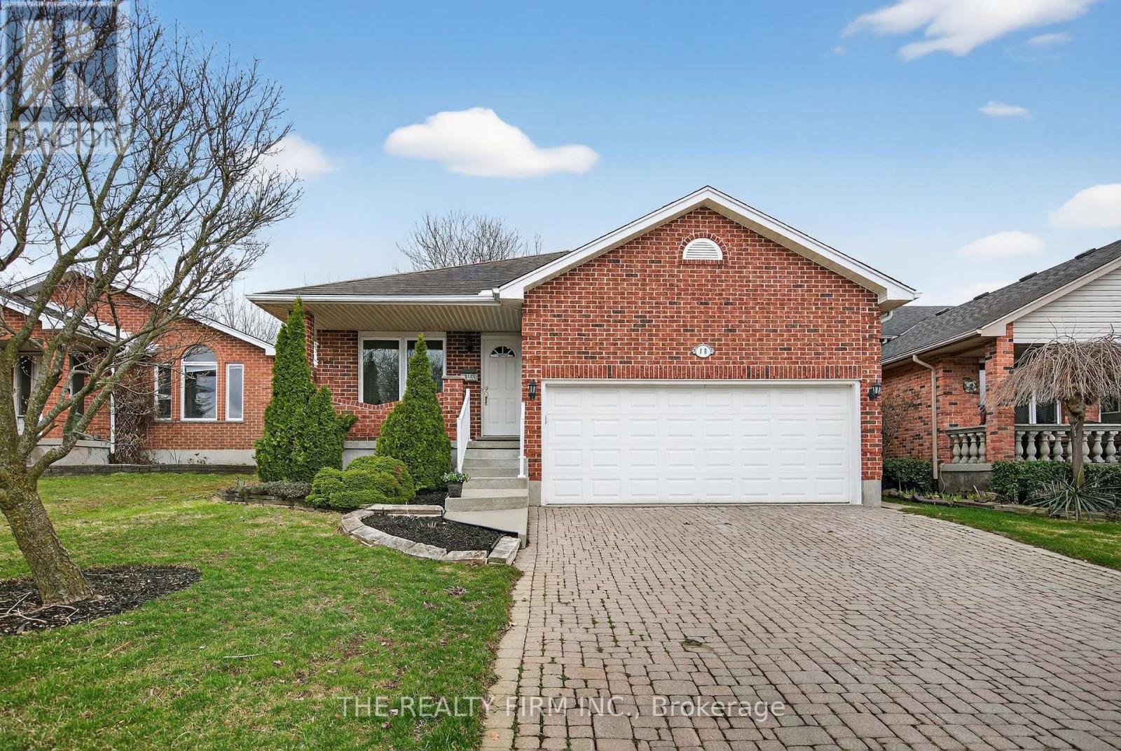 $589,90018 Eula White Place, London South, Ontario