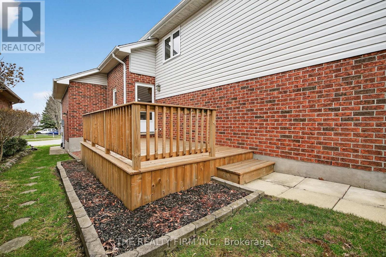 18 Eula White Place, London South, Ontario  N5Z 5C2 - Photo 37 - X12967138