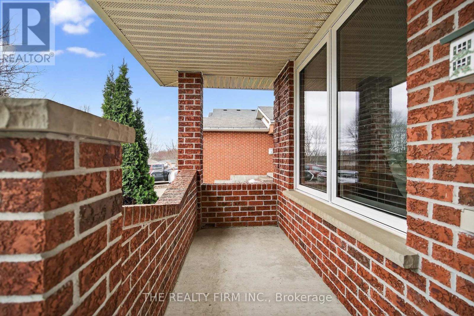 18 Eula White Place, London South, Ontario  N5Z 5C2 - Photo 4 - X12967138