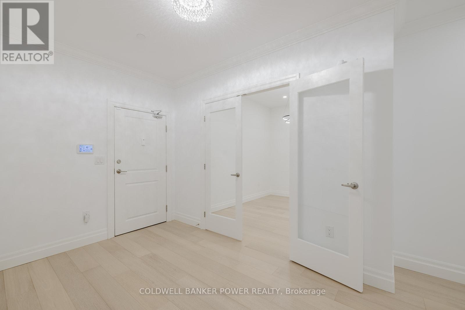 1103 - 260 Villagewalk Boulevard, London North, Ontario  N6G 0W6 - Photo 4 - X12967192