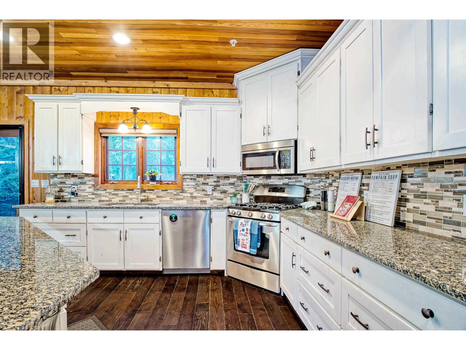 11267 PALMER ROLPH STREET, Maple Ridge, British Columbia