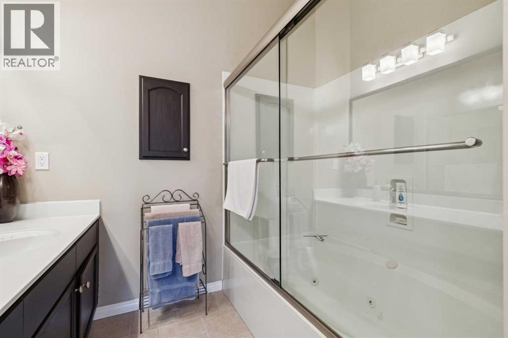 22 Confederation Villas Nw, Calgary, Alberta  T2L 2K9 - Photo 17 - A2295652